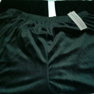 NWT Carolyn Taylor velour pants
